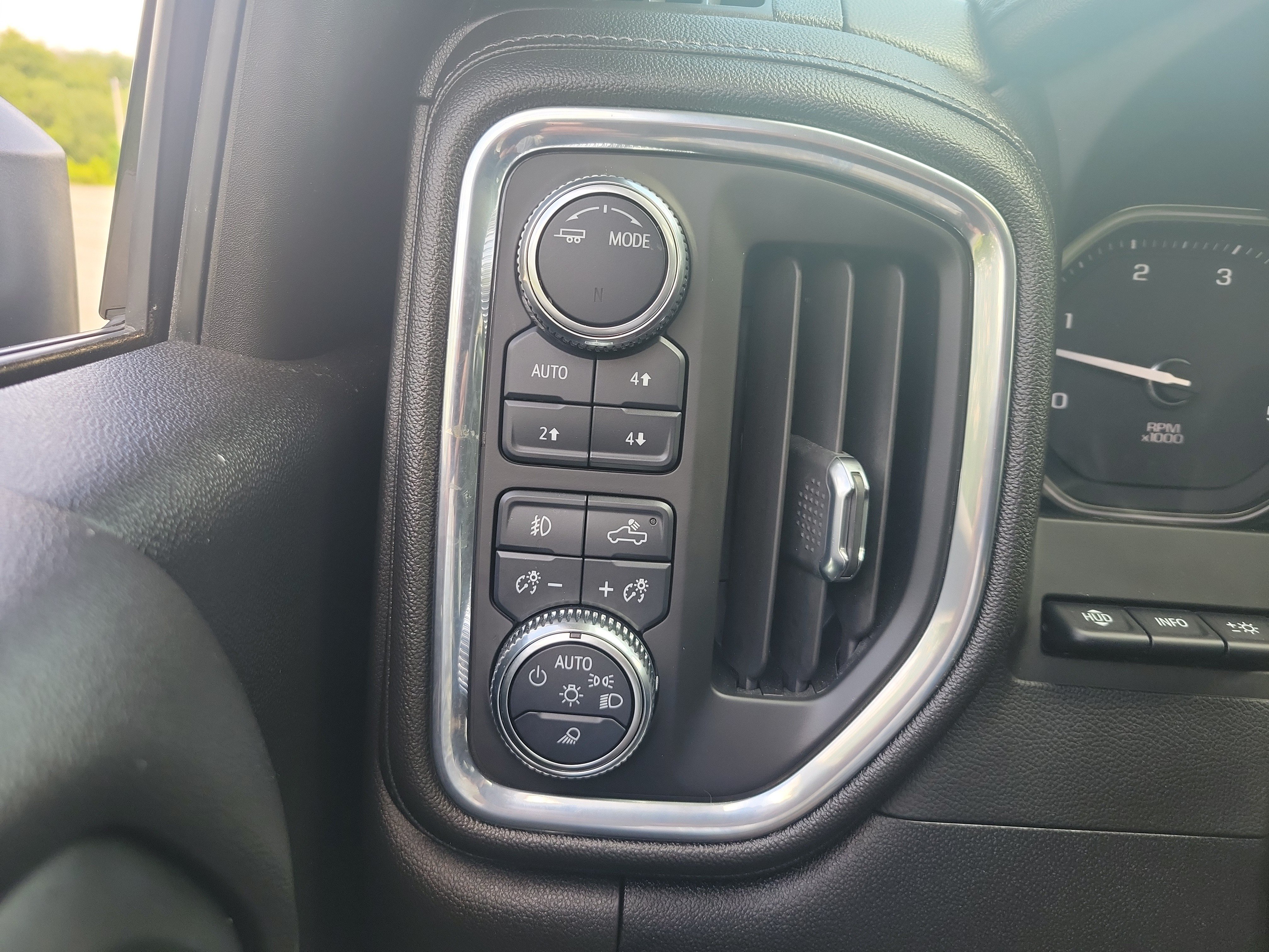 Used 2023 GMC Sierra 2500 Denali w/ Denali Ultimate Package AWD/4WD image 31