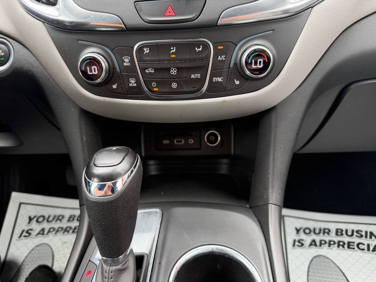 Used 2021 Chevrolet Equinox LT FWD image 17