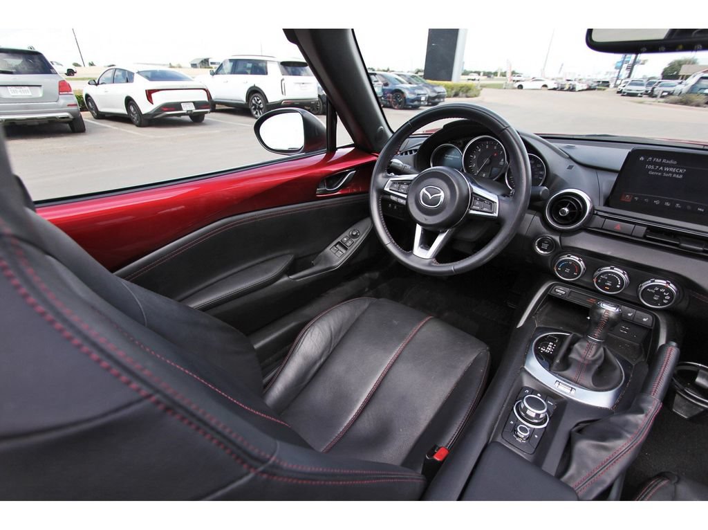Used 2019 MAZDA MX-5 Miata RF Grand Touring RWD image 10