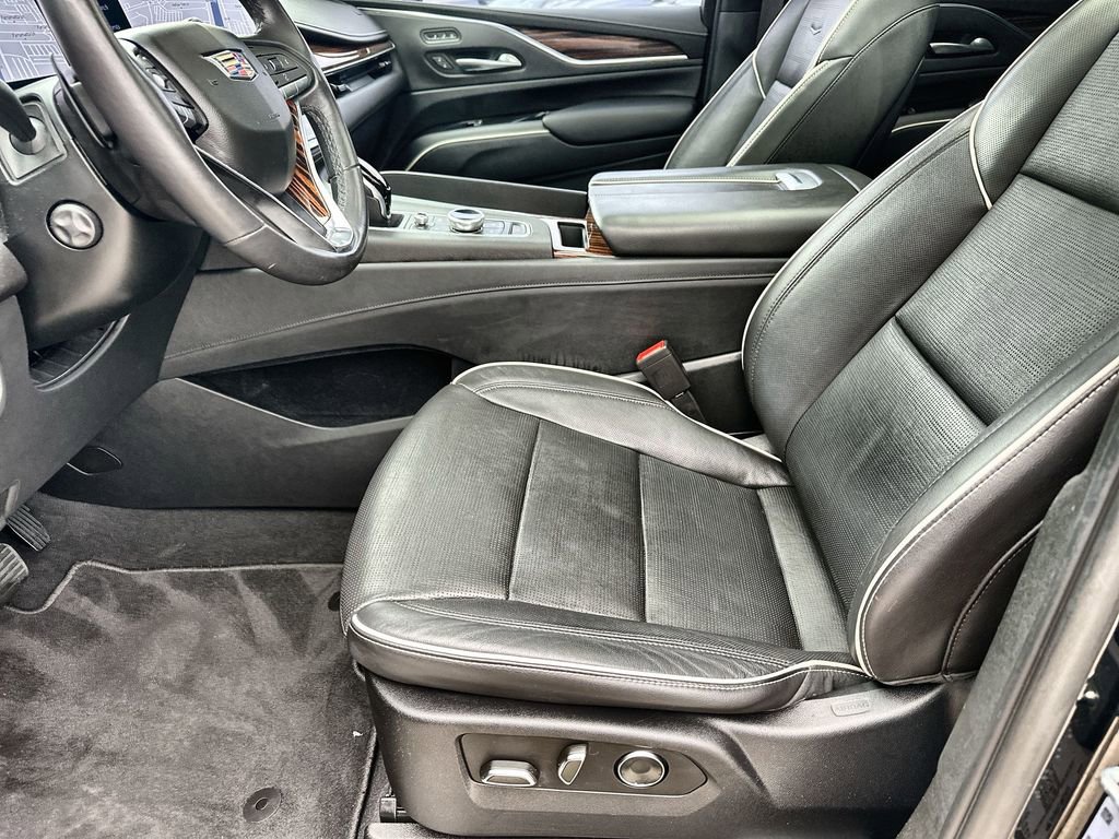 Used 2021 Cadillac Escalade ESV Premium Luxury w/ Performance Package AWD/4WD image 24
