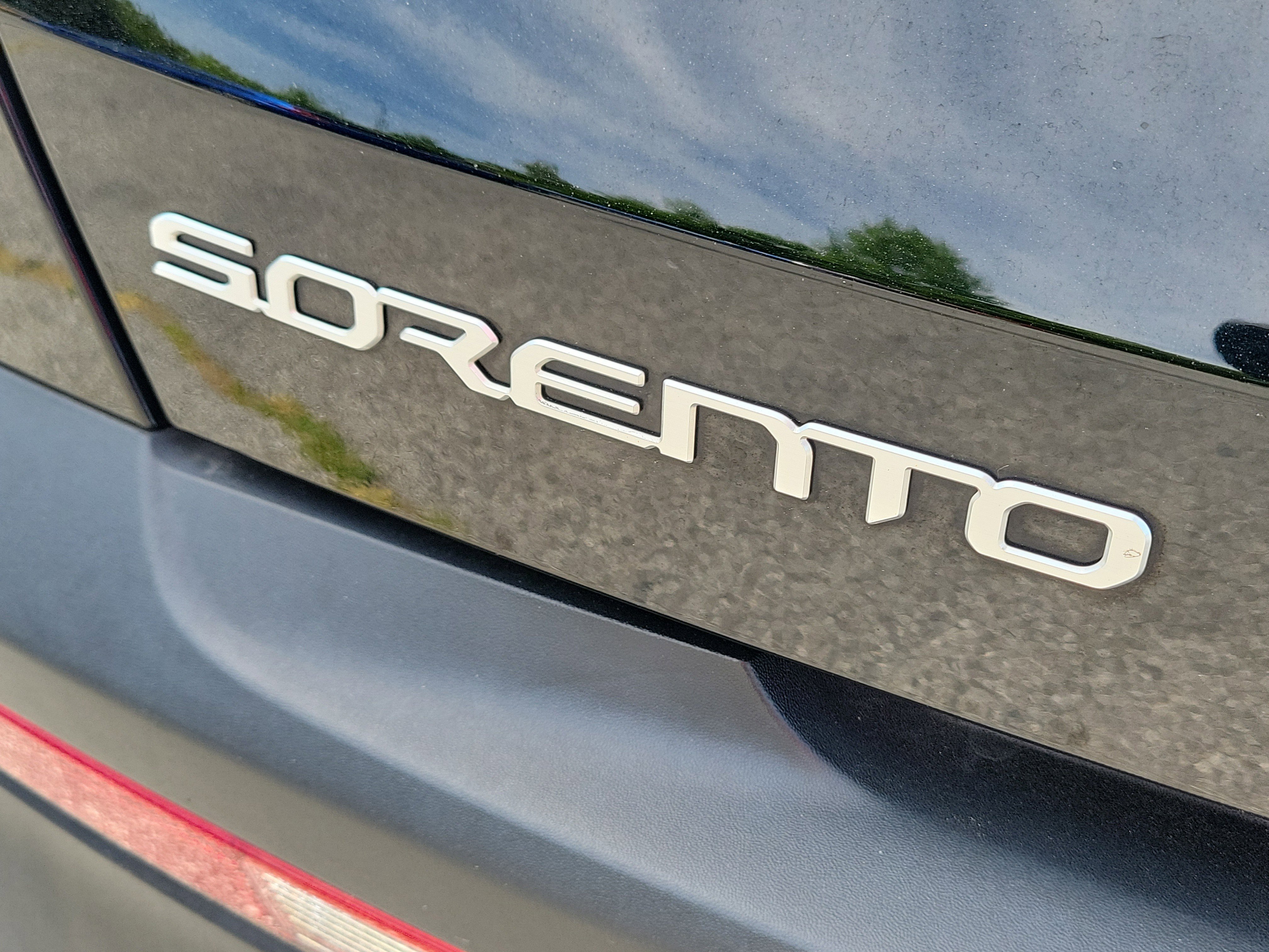 Used 2023 Kia Sorento LX image 8