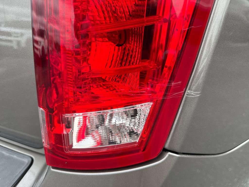 Used 2011 Cadillac SRX Luxury FWD image 34