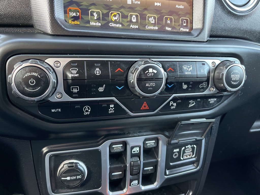 Used 2018 Jeep Wrangler Unlimited Sahara image 12