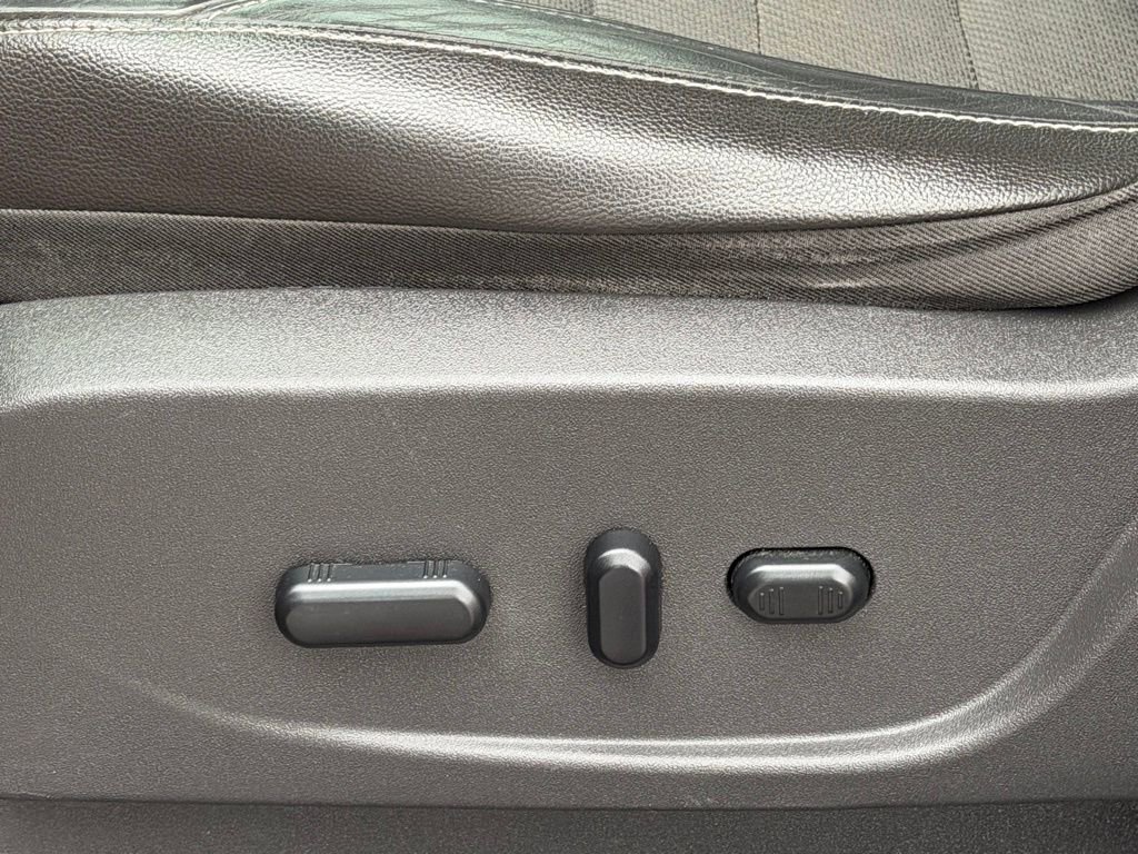 Used 2013 Ford Escape Titanium w/ Parking Technology Pkg image 11