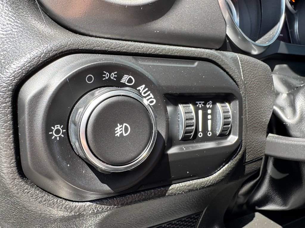 Used 2022 Jeep Wrangler Unlimited Sport AWD/4WD image 14