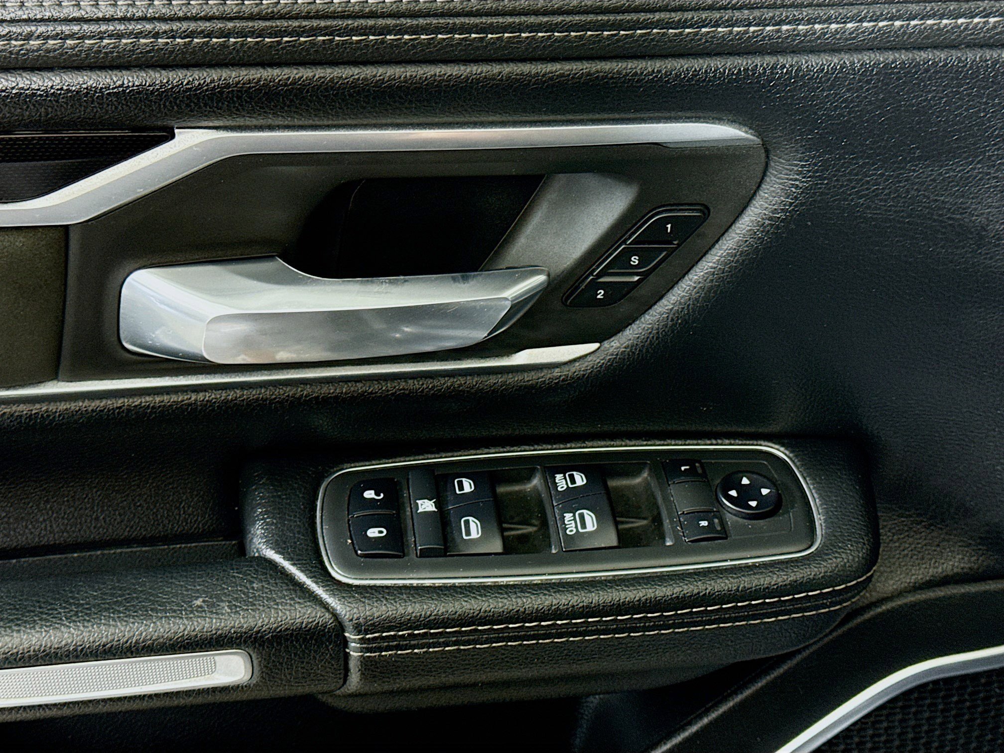 Used 2019 RAM 1500 Laramie w/ Sport Appearance Package image 24