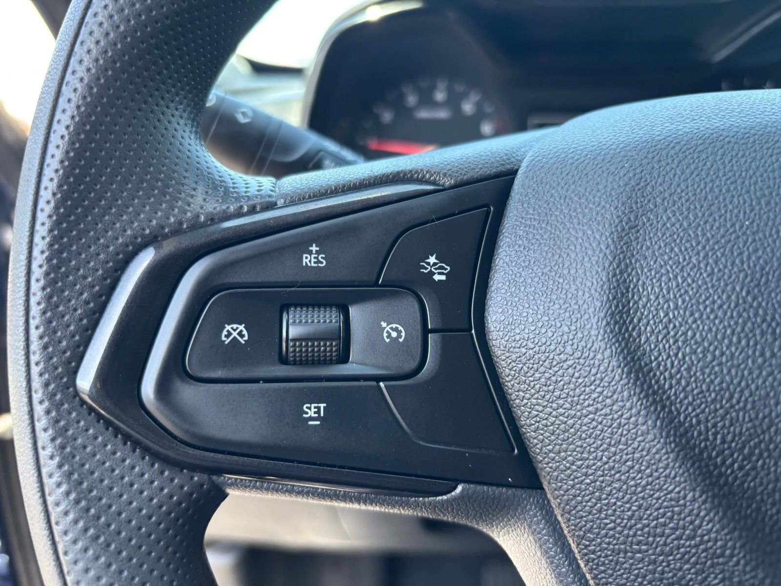 Used 2024 Chevrolet Trax LS w/ LS Convenience Package image 29