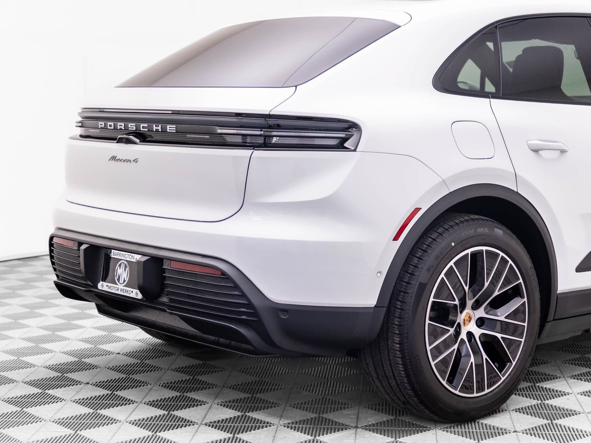 New 2026 Porsche Macan 4 Electric AWD/4WD image 37
