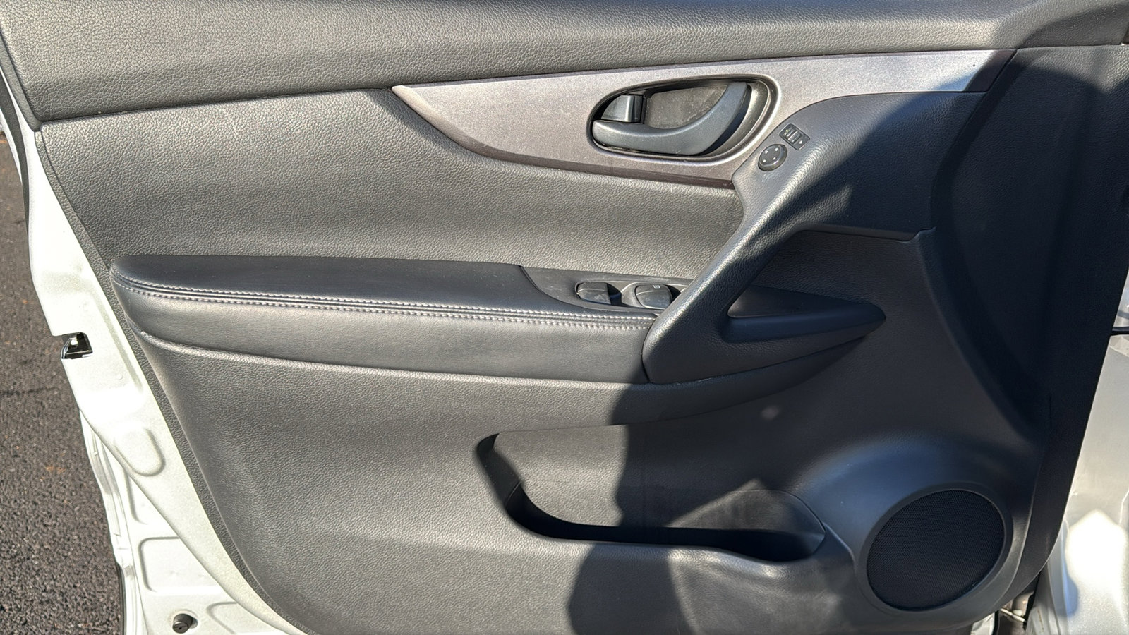 Used 2018 Nissan Rogue Sport S image 6