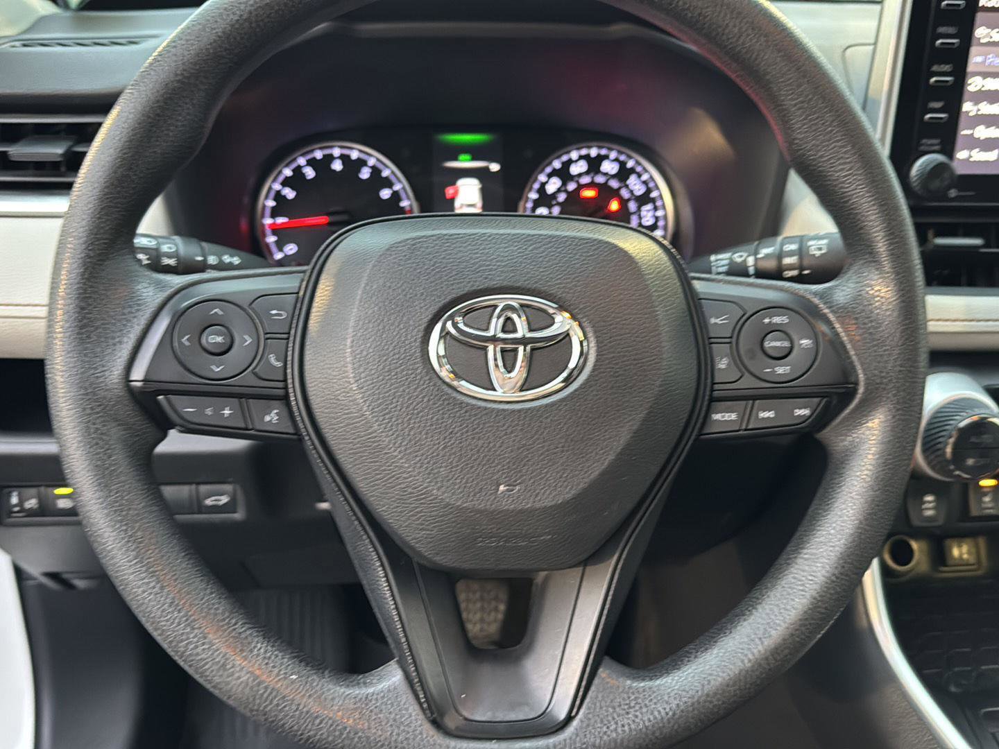 Used 2019 Toyota RAV4 XLE image 17
