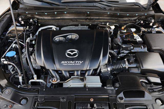 Used 2017 MAZDA MAZDA3 Sport w/ Preferred Equipment Package FWD image 10