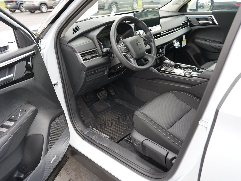New 2026 Mitsubishi Outlander ES AWD/4WD image 13