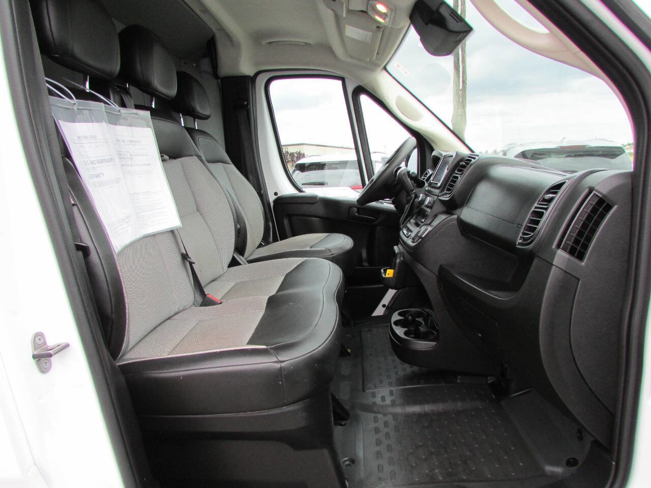 Used 2024 RAM ProMaster 2500 w/ Convenience Group FWD image 15