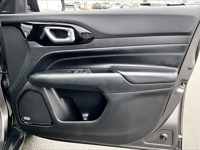 Used 2022 Jeep Compass Altitude w/ Sun and Sound Group image 12