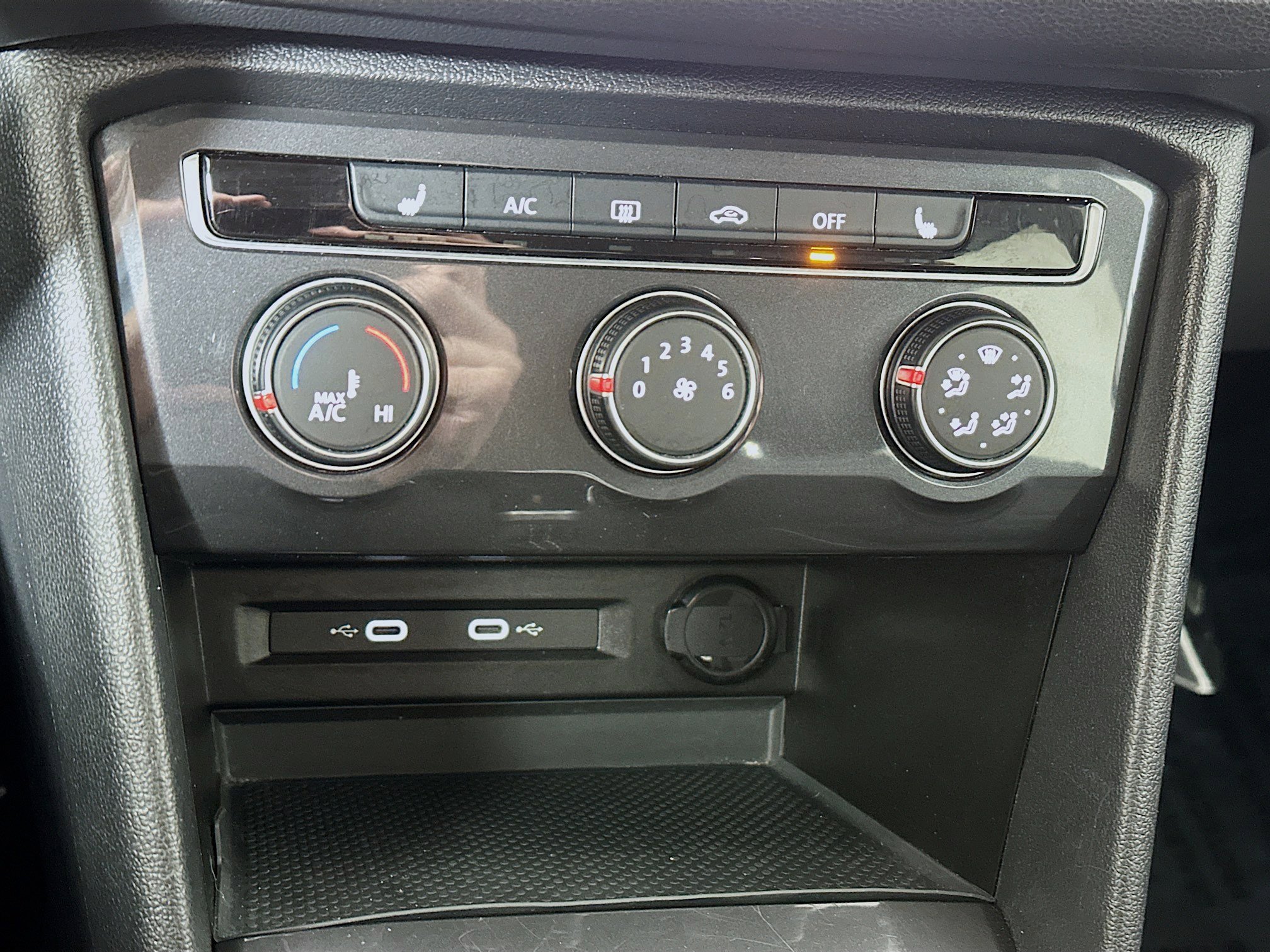 Used 2024 Volkswagen Tiguan S image 15