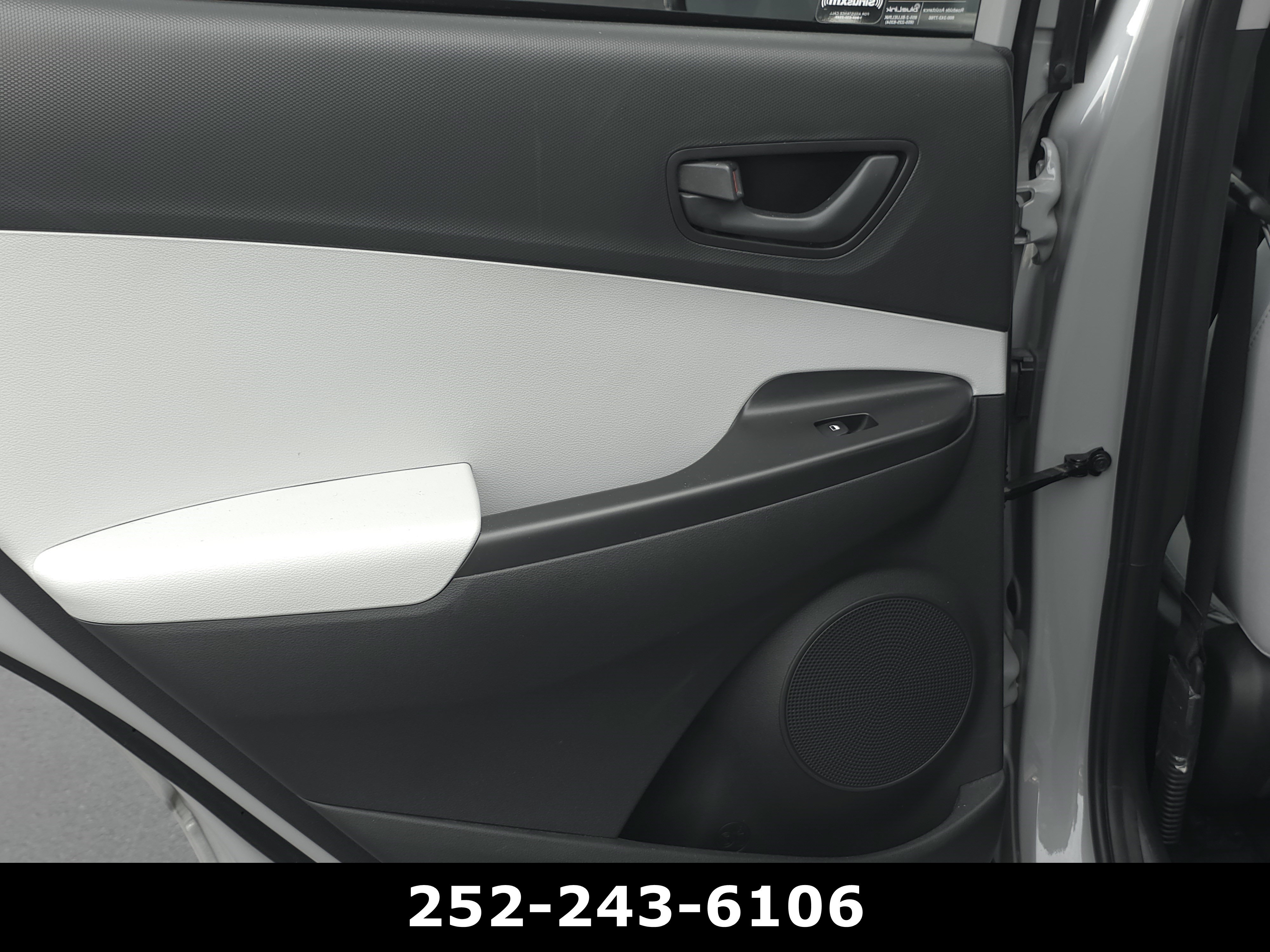 Used 2023 Hyundai Kona SEL AWD/4WD image 29
