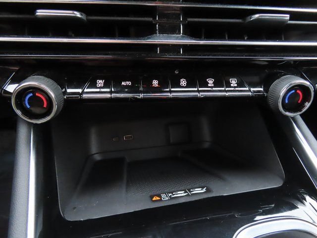 Used 2025 Chevrolet Traverse LT AWD/4WD image 30