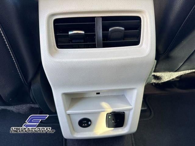 Used 2022 Ford Edge Titanium image 33