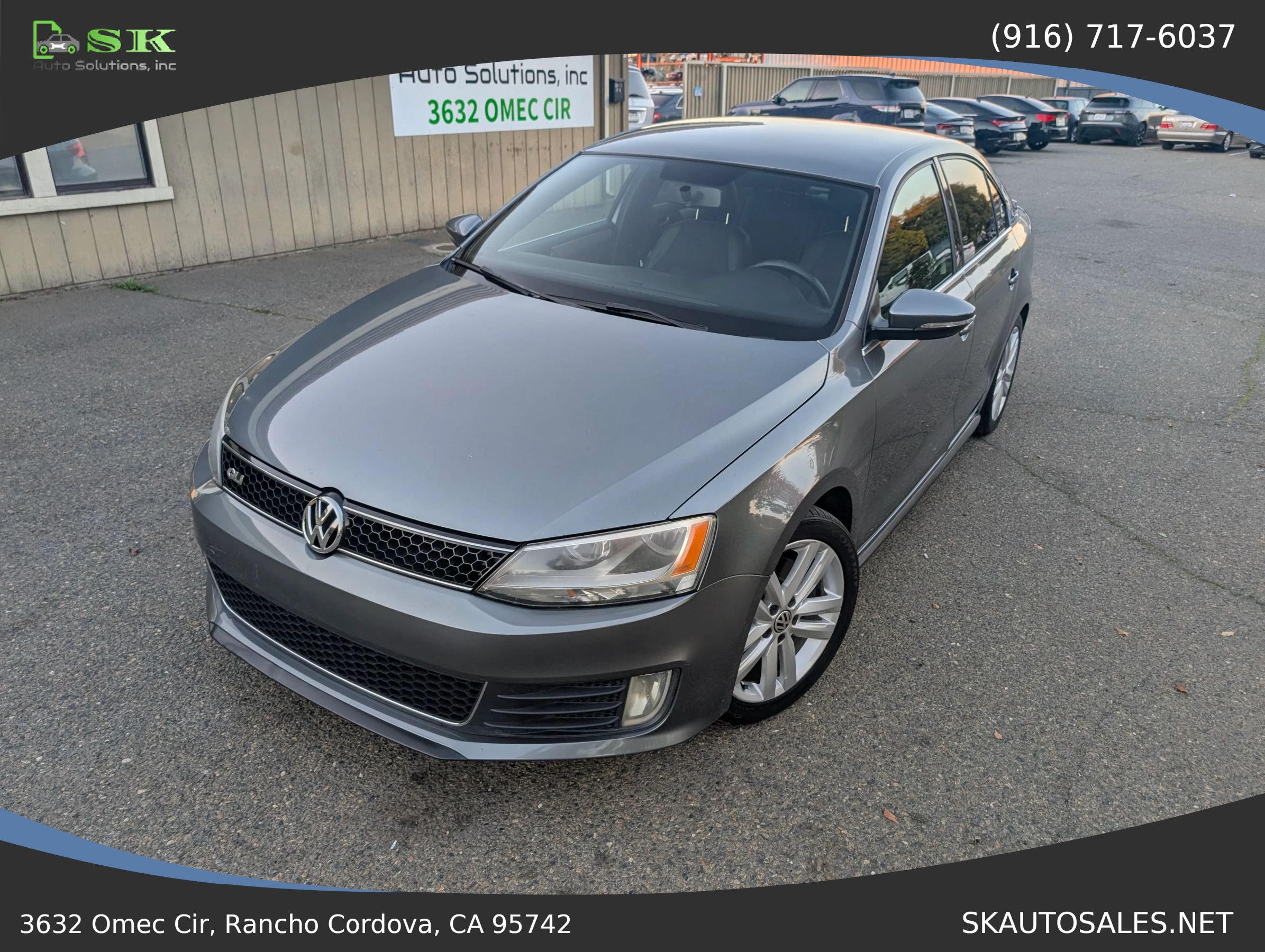 Used 2014 Volkswagen Jetta GLI FWD image 2