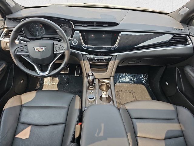 Used 2025 Cadillac XT6 Sport w/ Technology Package image 9