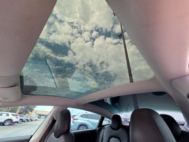Used 2019 Tesla Model 3 Long Range RWD image 10