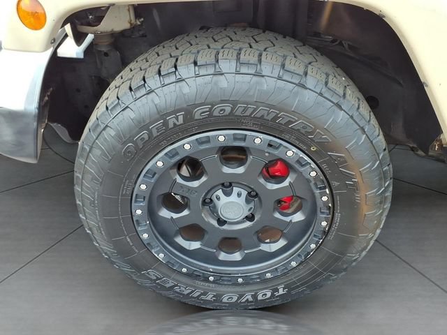 Used 2016 Jeep Wrangler Unlimited Sahara w/ Connectivity Group AWD/4WD image 23