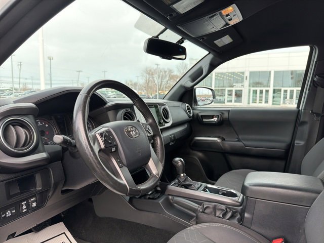 Used 2017 Toyota Tacoma TRD Sport image 18