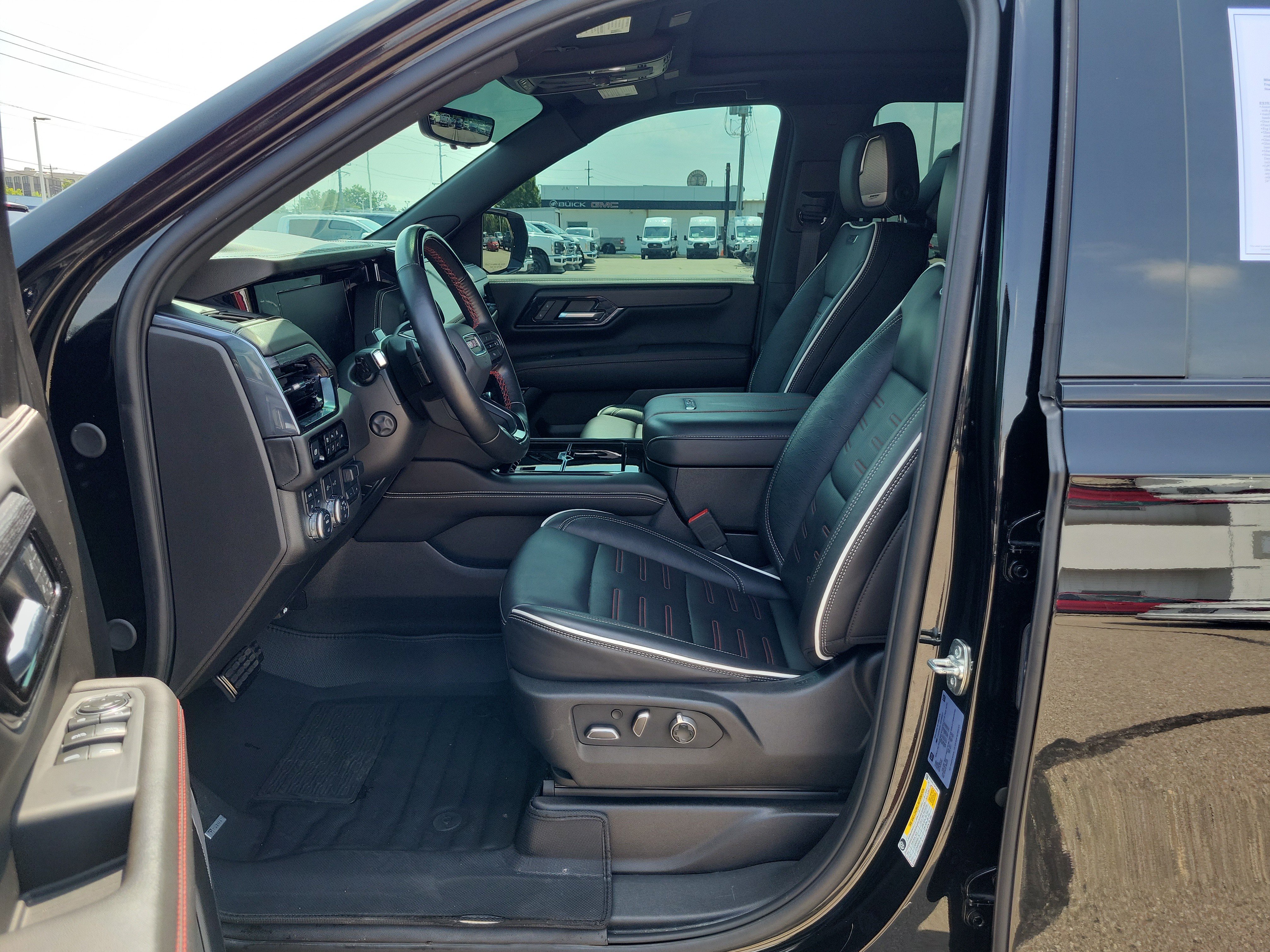 Used 2025 GMC Yukon XL AT4 Ultimate AWD/4WD image 16