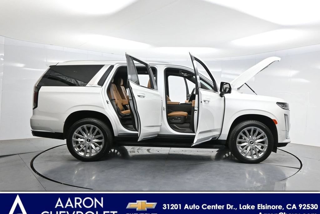 Used 2022 Cadillac Escalade Premium Luxury AWD/4WD image 3