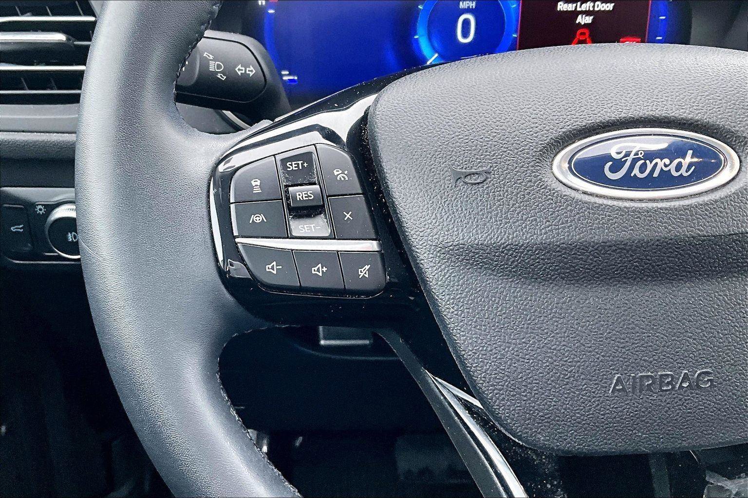 Used 2022 Ford Escape SEL w/ Technology Package image 18