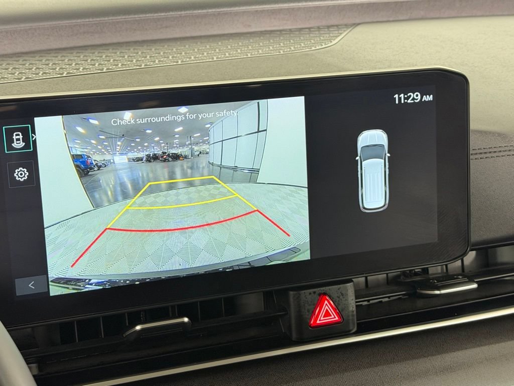 Used 2025 Kia Carnival EX FWD image 21
