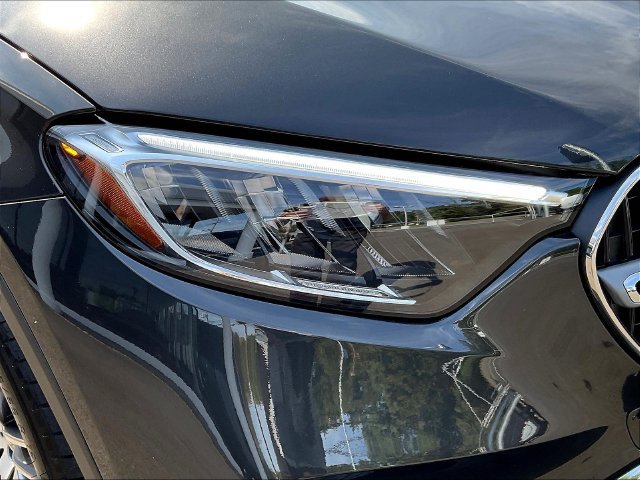 Used 2026 Mercedes-Benz GLC 300 4MATIC image 34