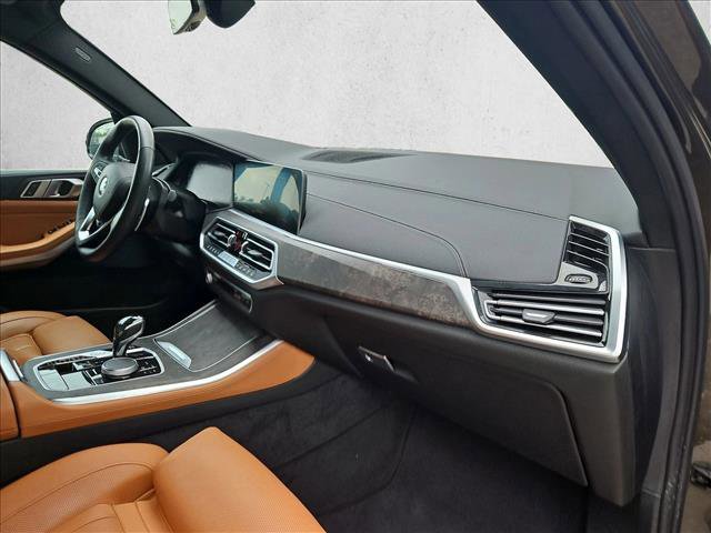 Used 2022 BMW X5 sDrive40i w/ Luxury Seating Package image 21