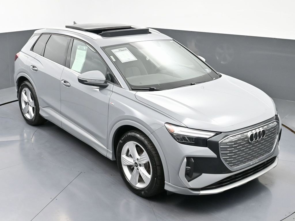 Used 2024 Audi Q4 e-tron Premium w/ Convenience Package image 42