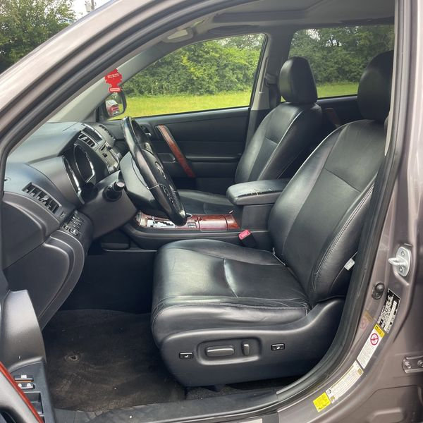 Used 2013 Toyota Highlander Limited image 13