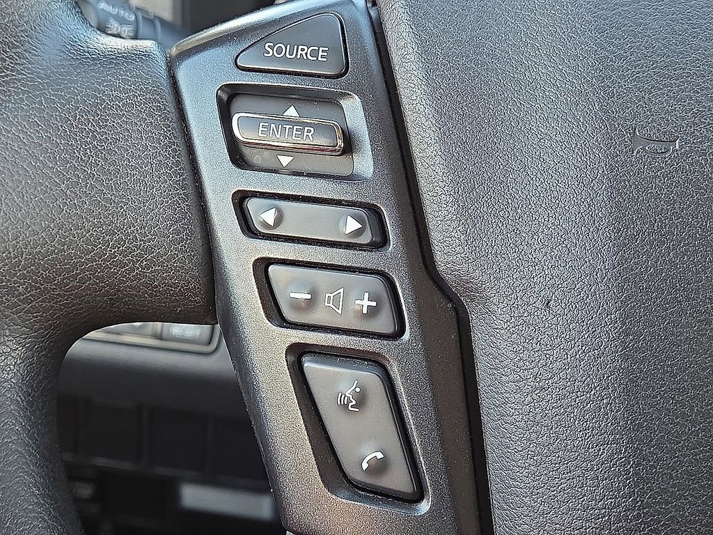 Used 2022 Nissan Frontier SV image 28