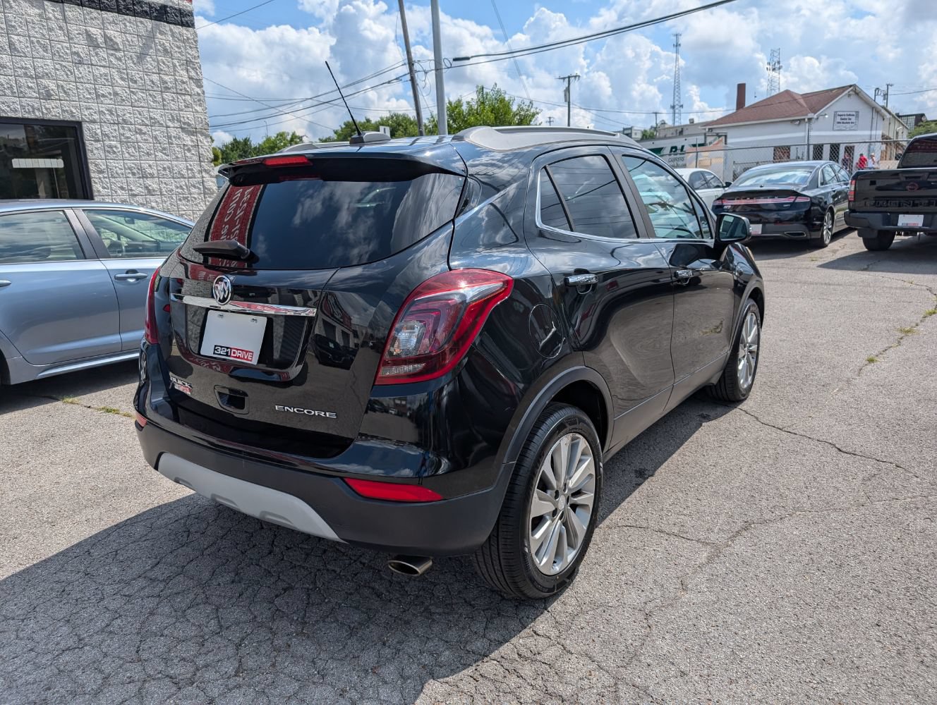Used 2017 Buick Encore Essence FWD image 6
