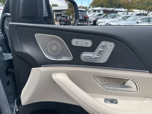 Used 2025 Mercedes-Benz GLS 450 4MATIC image 40