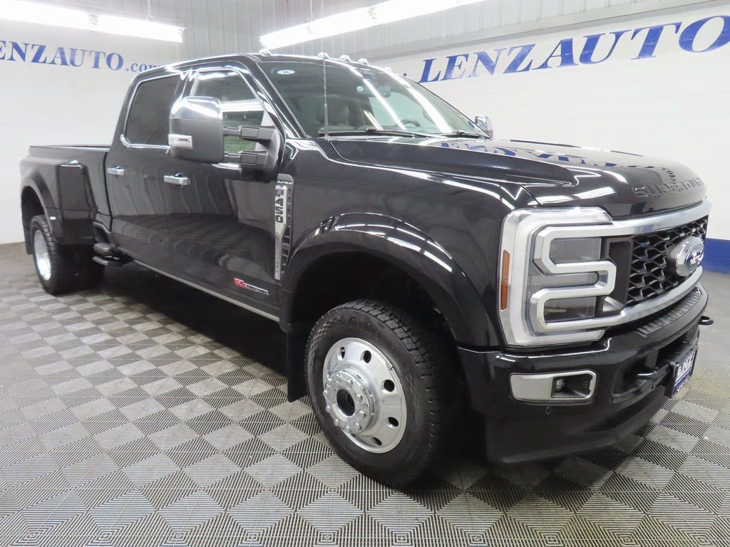 Used 2025 Ford F450 Platinum w/ Platinum Plus Package AWD/4WD image 3