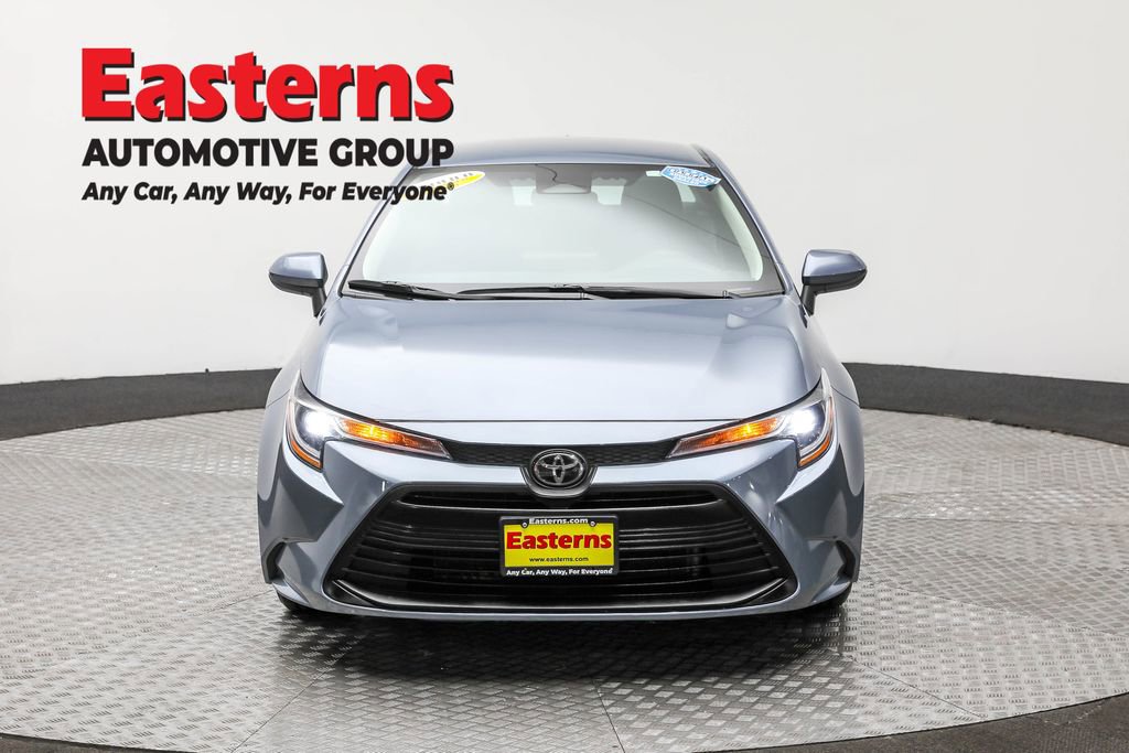 Used 2024 Toyota Corolla LE image 2
