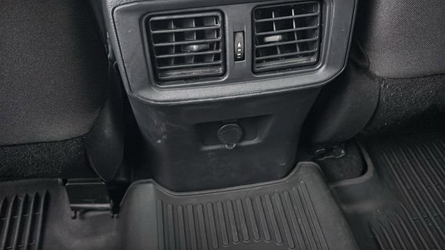 Used 2024 Toyota RAV4 LE image 9