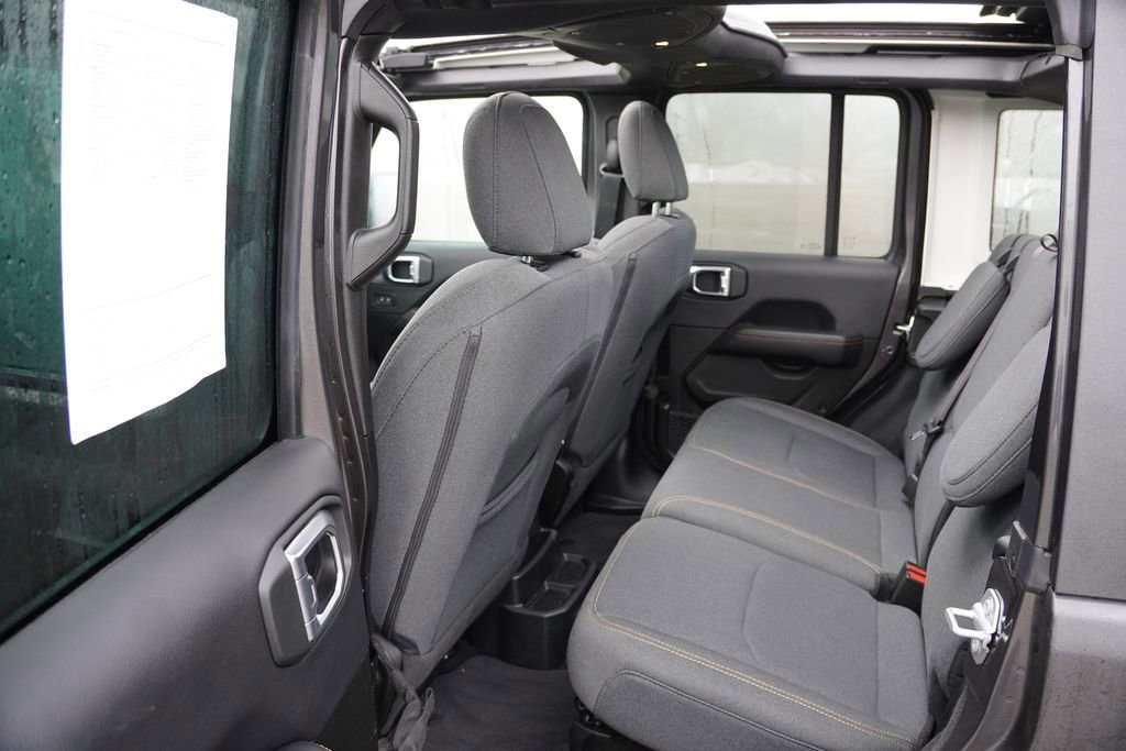 Certified 2025 Jeep Wrangler Unlimited Sahara w/ Safety Group image 18