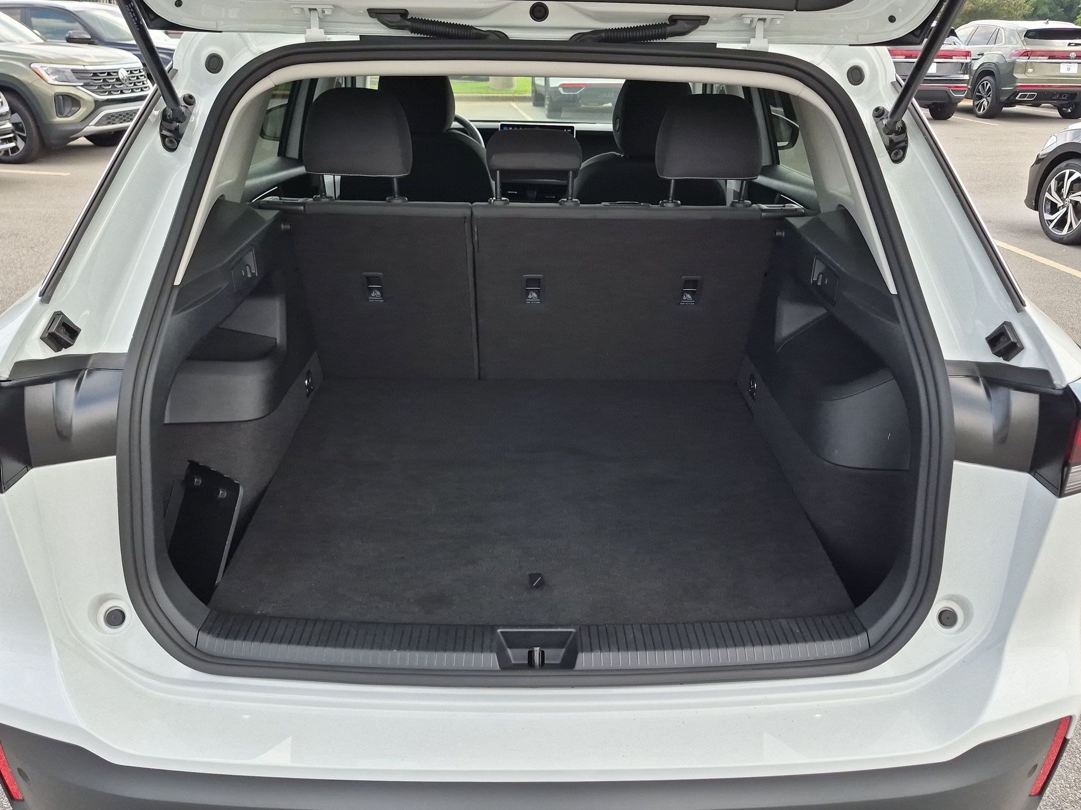 Used 2026 Volkswagen Tiguan S FWD image 30