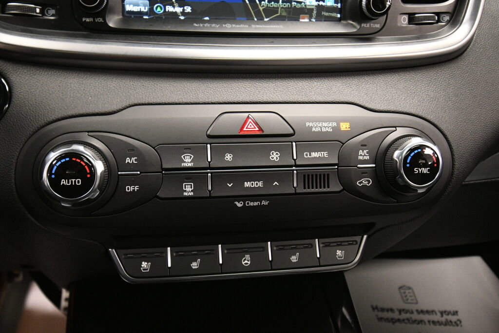 Used 2017 Kia Sorento SX image 17