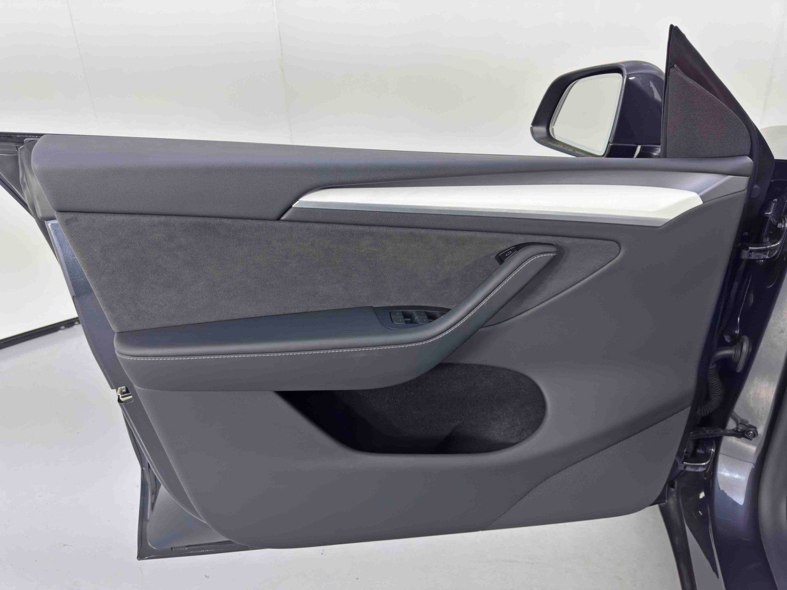 Used 2024 Tesla Model Y Long Range image 41