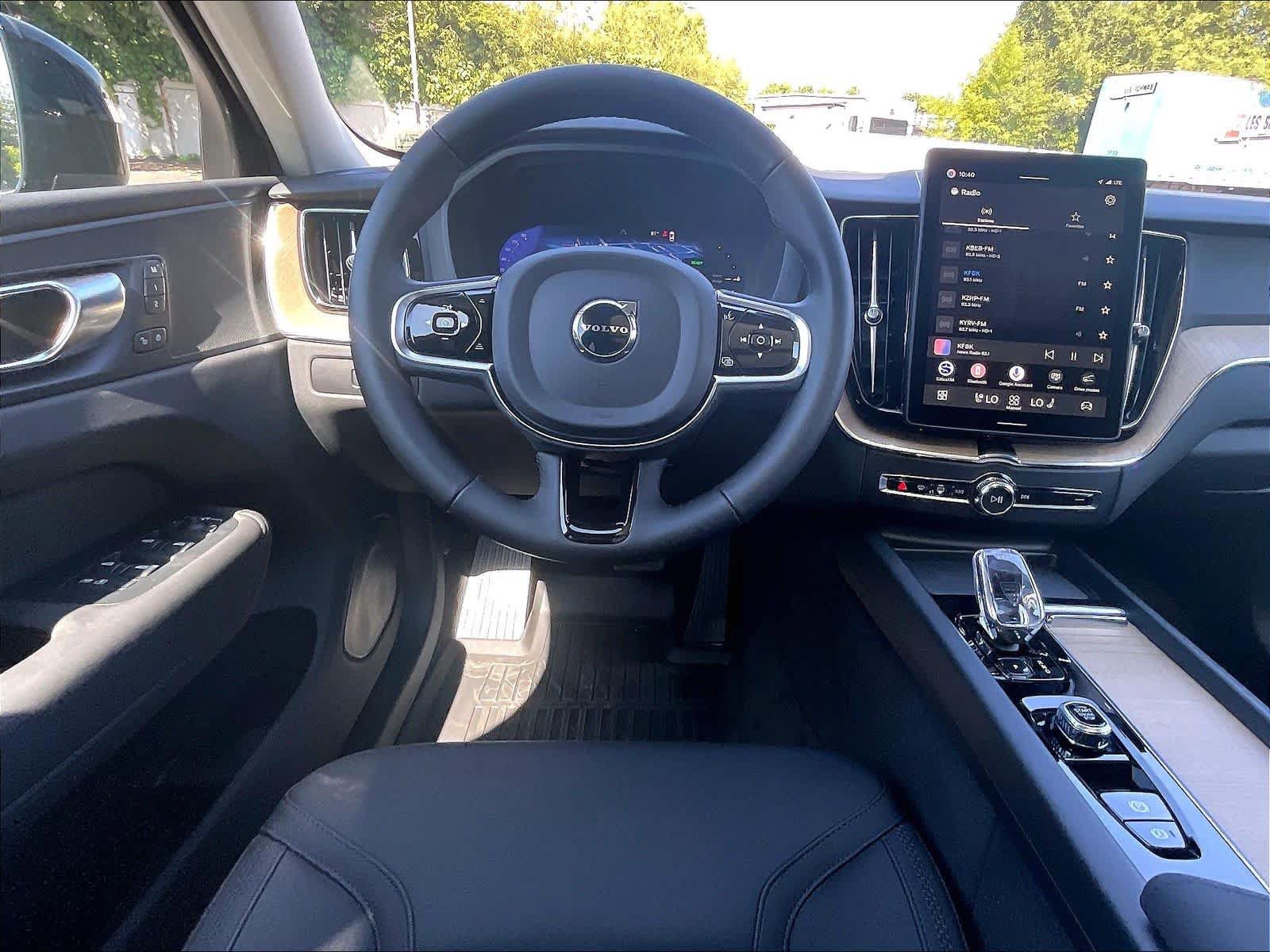 New 2026 Volvo XC60 T8 Plus w/ Climate Package PRO AWD/4WD image 15