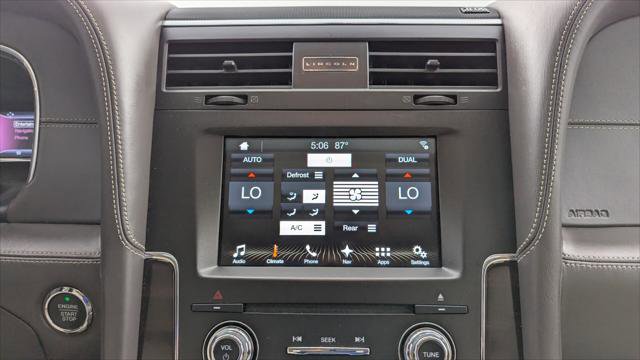 Used 2017 Lincoln Navigator Reserve image 27