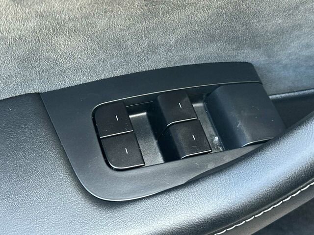 Used 2025 Tesla Model Y Long Range RWD image 13