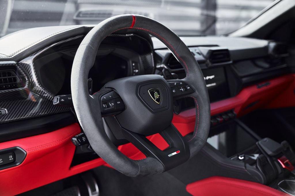 Used 2025 Lamborghini Urus S AWD/4WD image 37