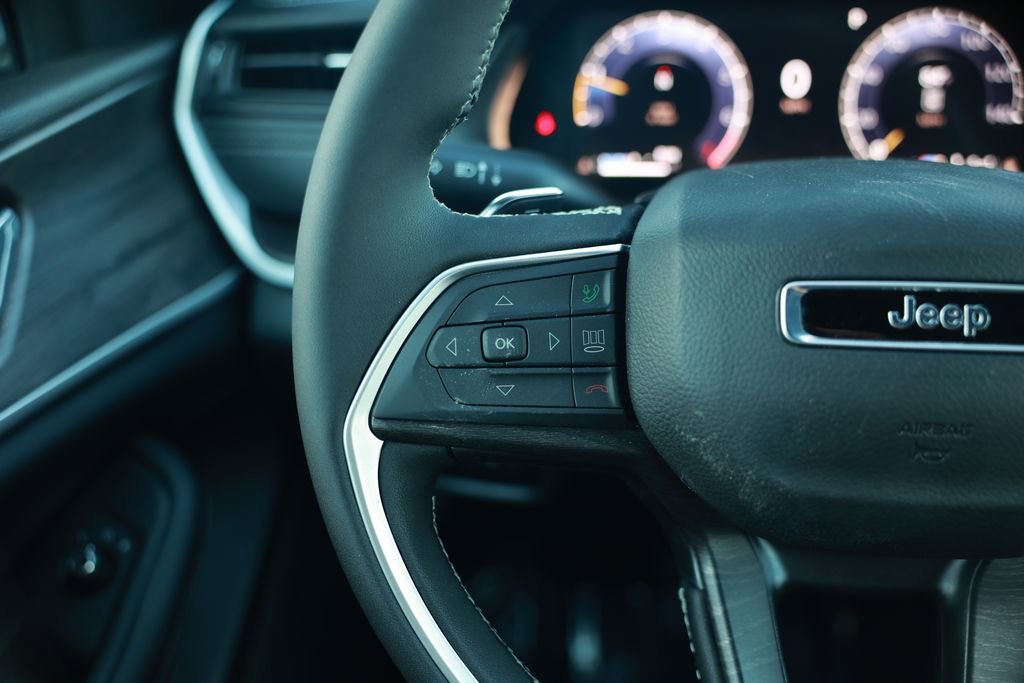 New 2026 Jeep Grand Cherokee Altitude AWD/4WD image 18